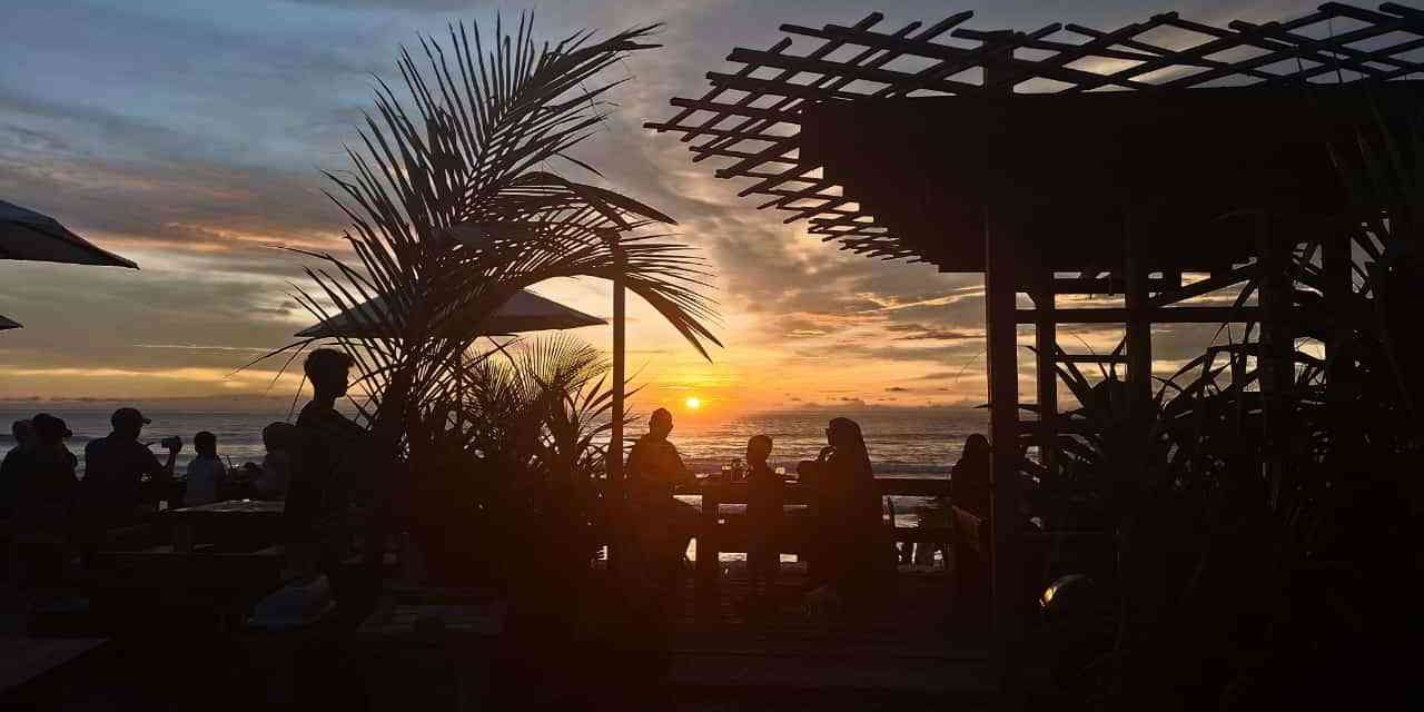 Keindahan Alam Pantai Lhoknga Yang Memikat Hati Wisatawan