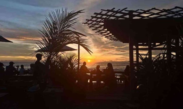 Keindahan Alam Pantai Lhoknga Yang Memikat Hati Wisatawan