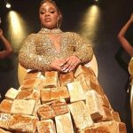 African Film Awards 2026 Diramaikan Gaun Eksentrik Dari 500 Roti