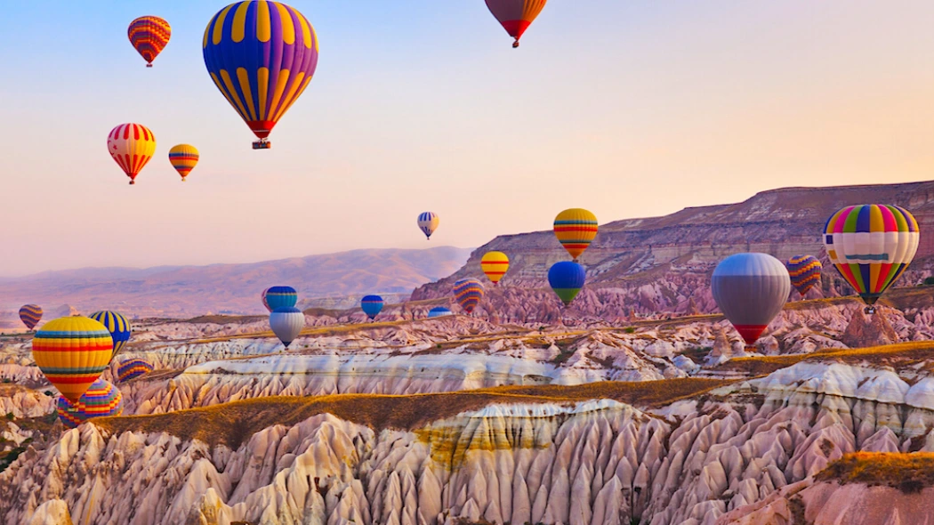 Cappadocia Juara Satu Dalam Pemandangan Dari Atas Langit