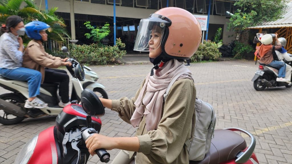 Pentingnya Penggunaan Helm Saat Berkendara! Ini Faktanya!