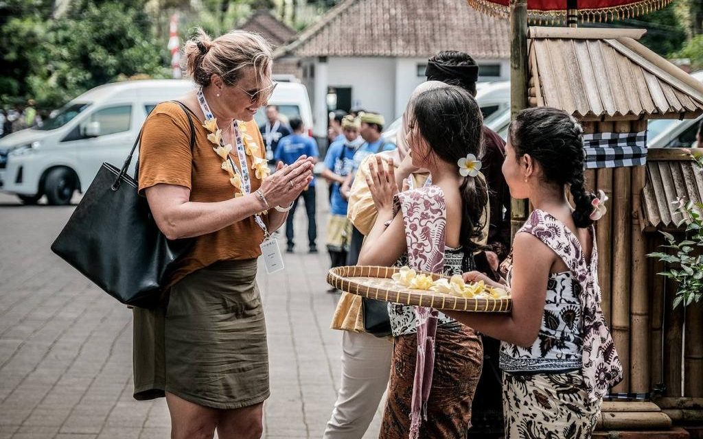 Negara Indonesia Terkenal Dengan Keramah Tamahan Rakyatnya