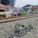 Driver Ojol Tewas Tertabrak Kereta di Medan, Penumpang Selamat